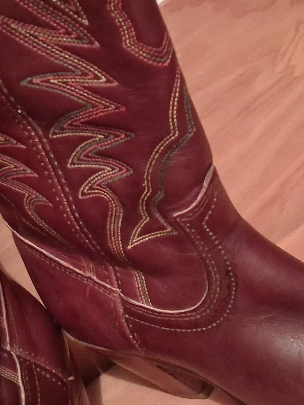 Frye Burgundy Leather Western Heeled Boots - Picture 5 of 7